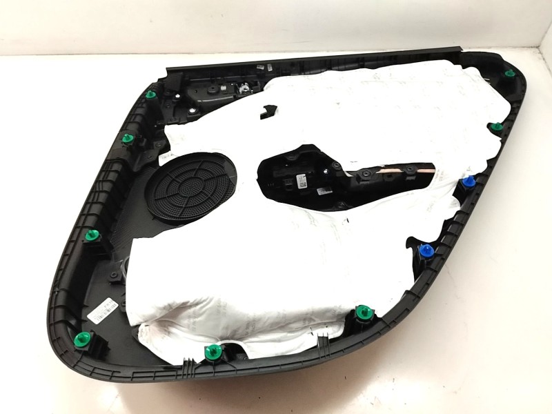 Recambio de guarnecido puerta trasera izquierda para kia xceed hybrid referencia OEM IAM 83301J7832DQB  
							