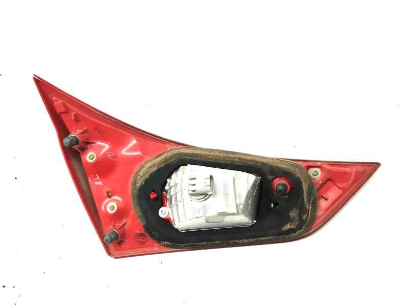 Recambio de piloto trasero derecho interior para toyota auris 1.4 turbodiesel cat referencia OEM IAM   