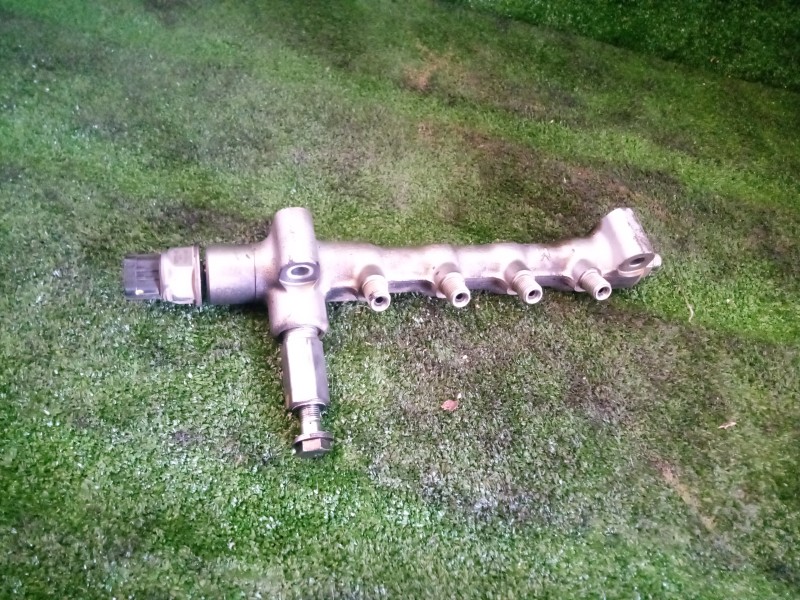 Recambio de rampa inyectora para opel astra j sports tourer 1.7 16v cdti referencia OEM IAM 55PP0501  