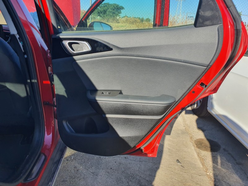 Recambio de guarnecido puerta trasera derecha para kia xceed hybrid referencia OEM IAM   
							