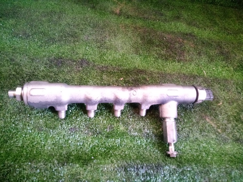 Recambio de rampa inyectora para opel astra j sports tourer 1.7 16v cdti referencia OEM IAM 55PP0501  
							