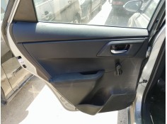 Recambio de guarnecido puerta trasera izquierda para toyota auris 1.4 turbodiesel cat referencia OEM IAM   