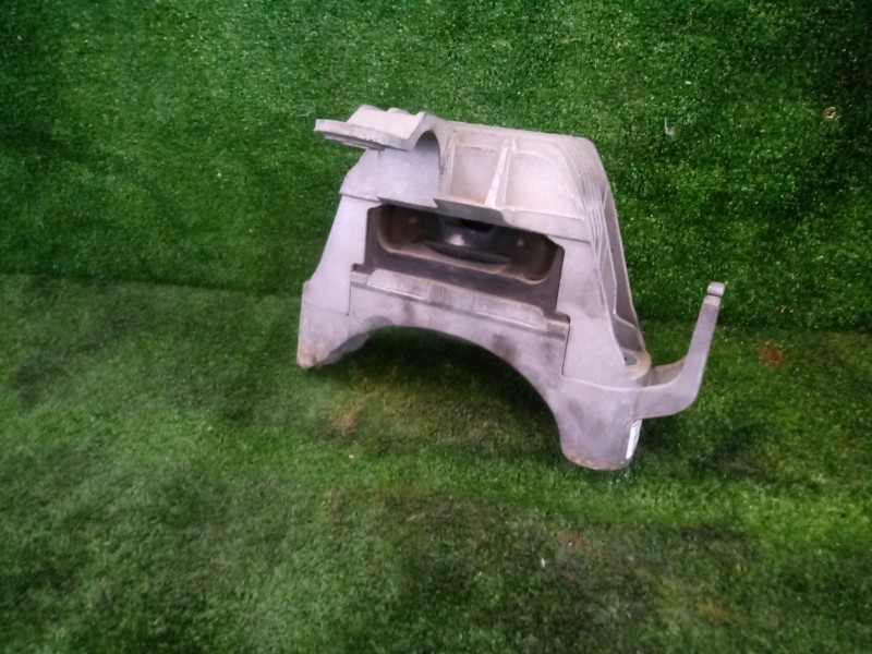 Recambio de soporte motor para opel astra j sports tourer 1.7 16v cdti referencia OEM IAM   