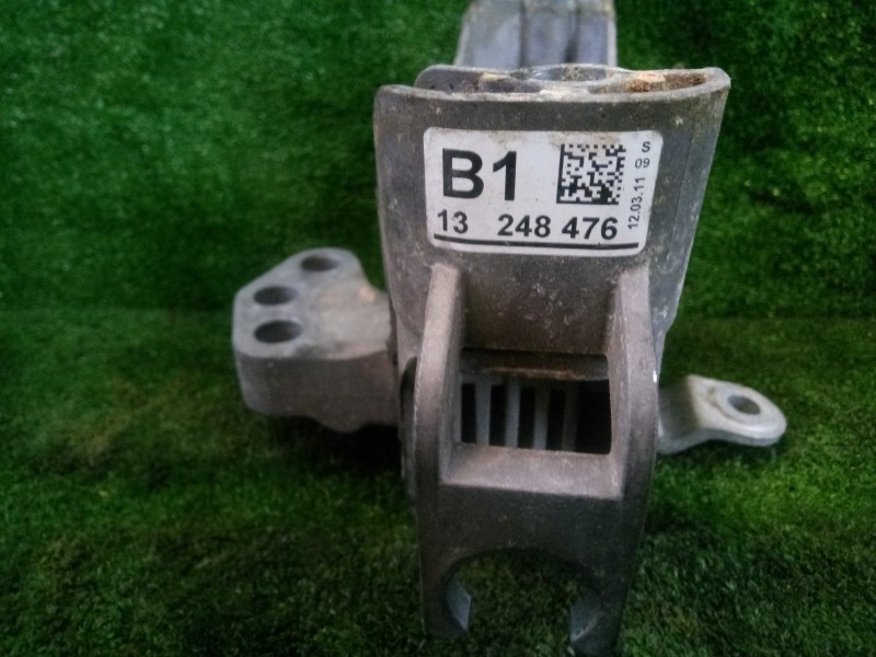 Recambio de soporte motor para opel astra j sports tourer 1.7 16v cdti referencia OEM IAM   