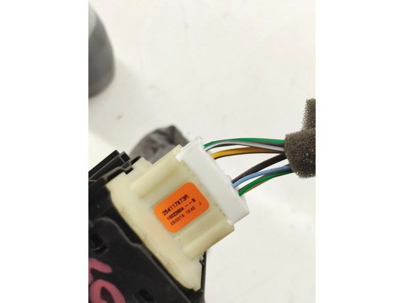 Recambio de mando elevalunas delantero izquierdo para dacia sandero stepway essential referencia OEM IAM 254117873R  