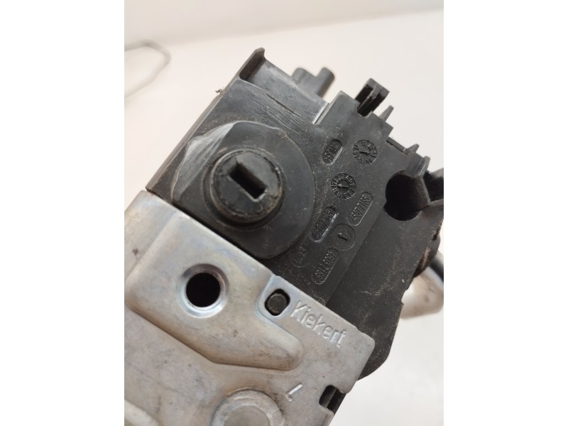 Recambio de cerradura puerta trasera izquierda para peugeot 208 1.2 12v e-vti referencia OEM IAM 45077185  