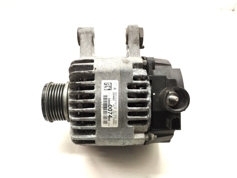 Recambio de alternador para peugeot 208 1.2 12v e-vti referencia OEM IAM 9806007480  