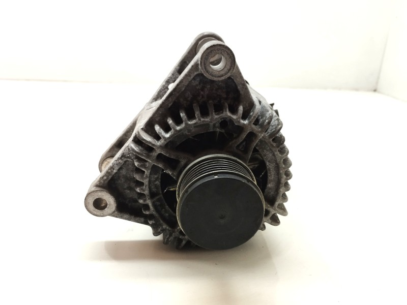 Recambio de alternador para peugeot 208 1.2 12v e-vti referencia OEM IAM 9806007480  