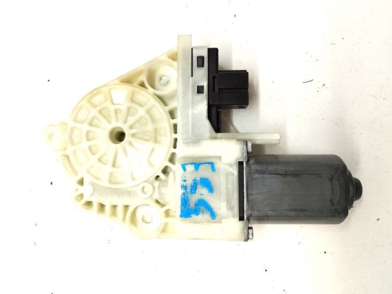 Recambio de motor elevalunas delantero derecho para porsche panamera 4.8 v8 turbo cat referencia OEM IAM 924206100  
							