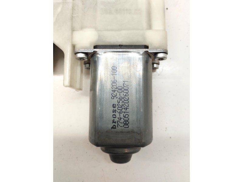 Recambio de motor elevalunas delantero derecho para porsche panamera 4.8 v8 turbo cat referencia OEM IAM 924206100  
