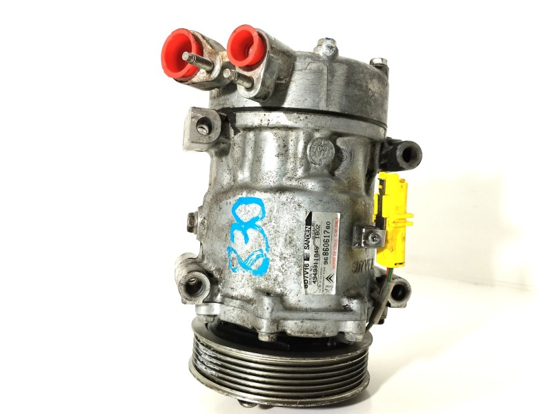Recambio de compresor aire acondicionado para citroën xsara picasso 1.6 16v hdi referencia OEM IAM 9686061780  
							