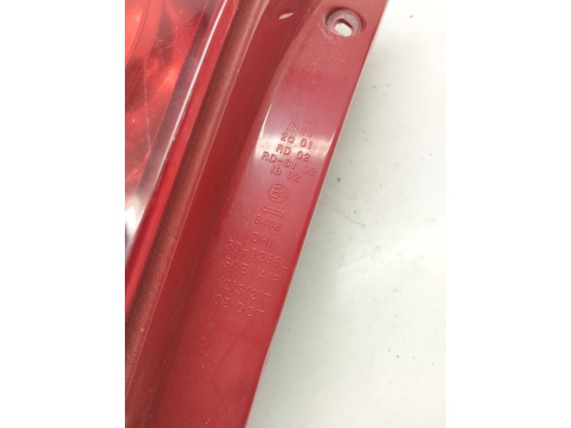 Recambio de piloto trasero izquierdo para chevrolet kalos 1.2 cat referencia OEM IAM 300266L  