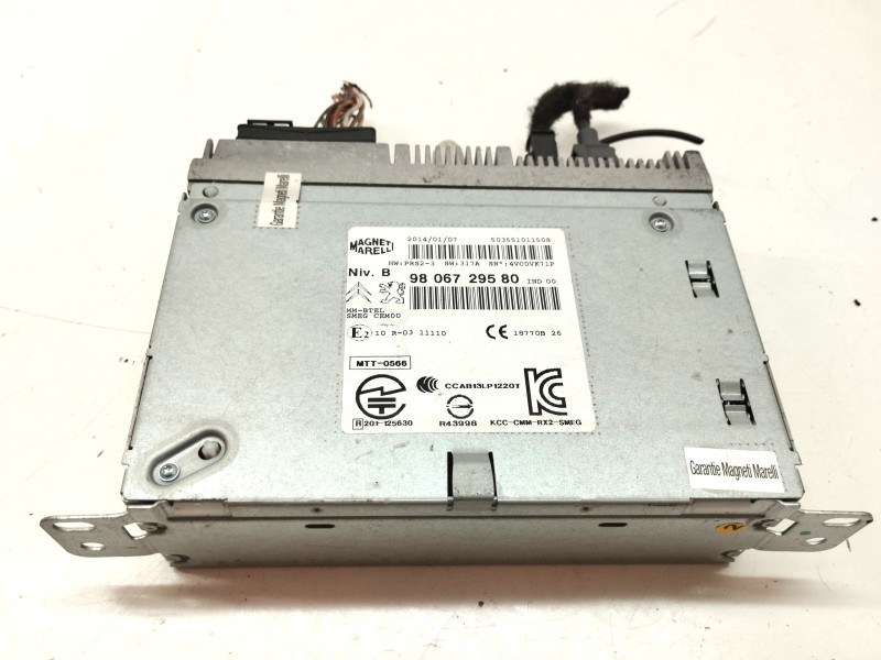 Recambio de sistema audio / radio cd para peugeot 208 1.2 12v e-vti referencia OEM IAM 9806729580  