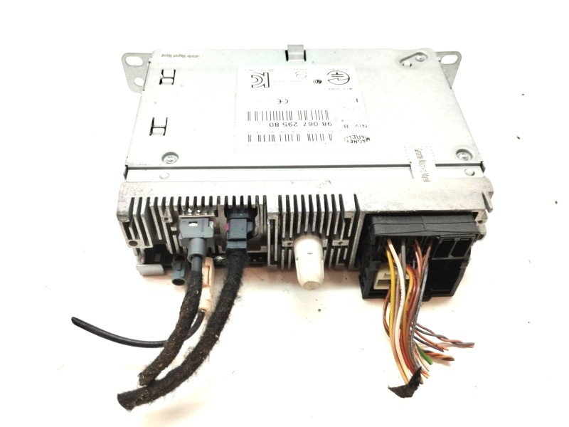 Recambio de sistema audio / radio cd para peugeot 208 1.2 12v e-vti referencia OEM IAM 9806729580  