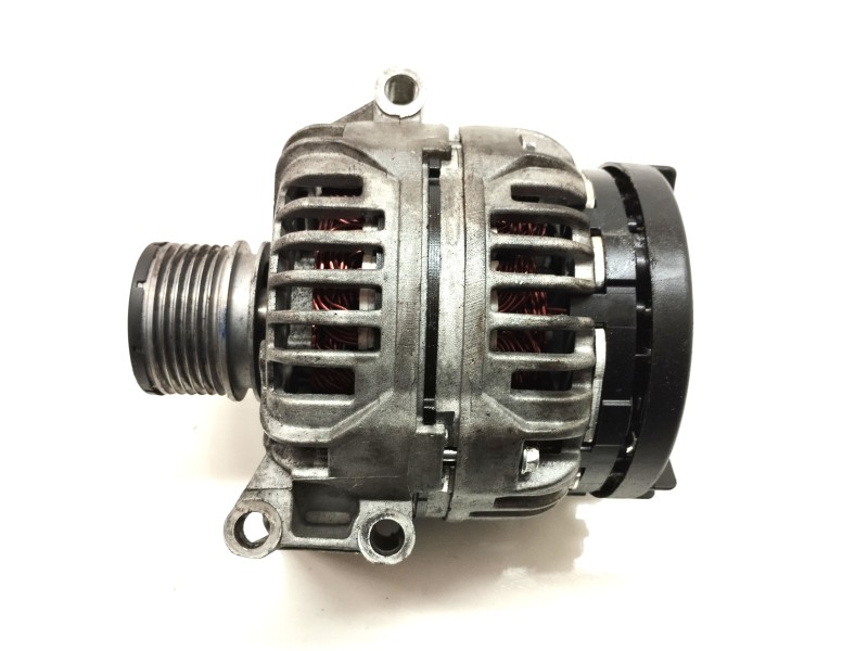 Recambio de alternador para dacia logan 1.6 cat referencia OEM IAM 8EL011710401  