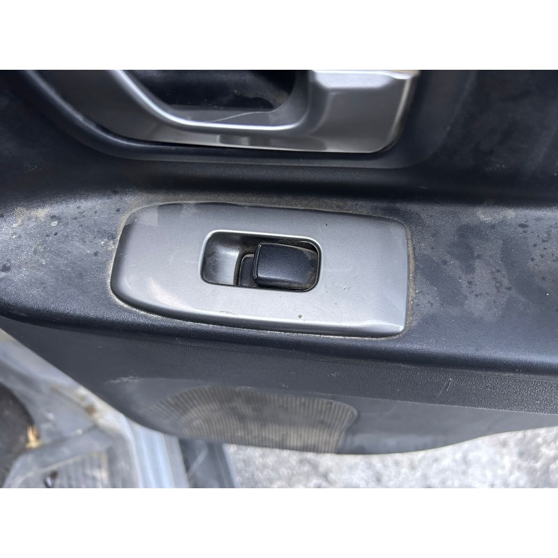 Recambio de mando elevalunas trasero derecho para mitsubishi montero (v60/v70) 3.2 di-d gls hunter (5-ptas.) referencia OEM IAM 