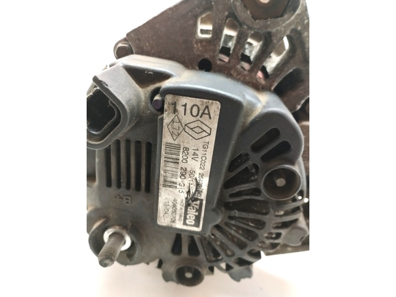 Recambio de alternador para renault megane ii classic berlina 1.9 dci diesel referencia OEM IAM 8200290215  