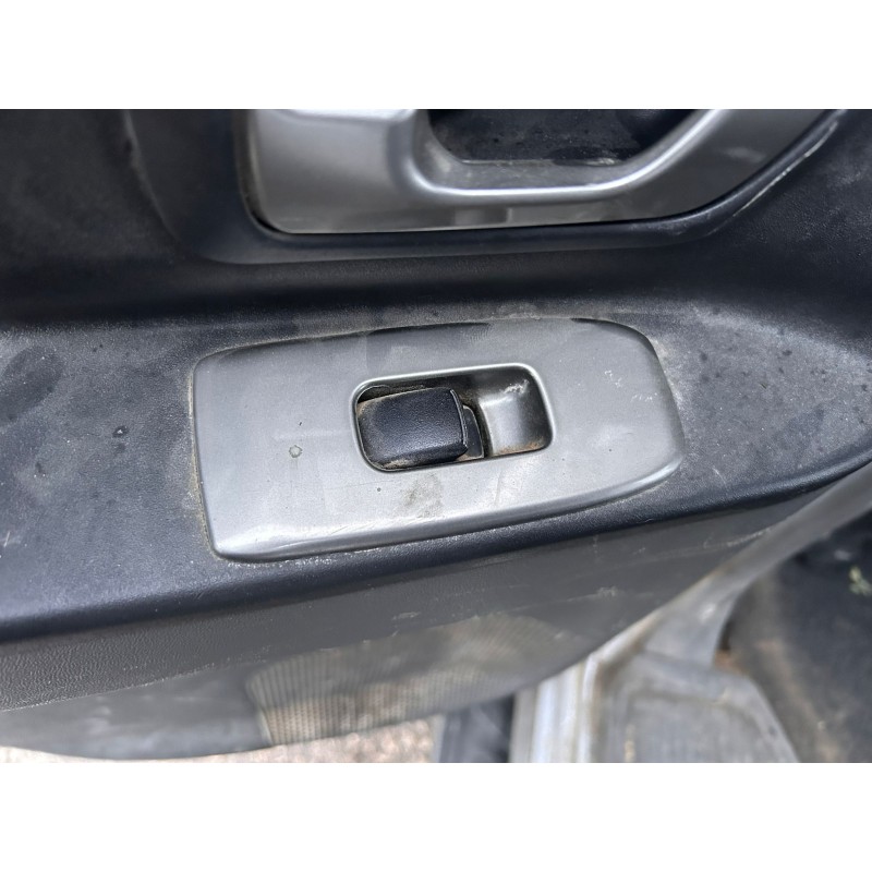 Recambio de mando elevalunas trasero izquierdo para mitsubishi montero (v60/v70) 3.2 di-d gls hunter (5-ptas.) referencia OEM IA