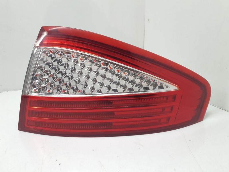 Recambio de piloto trasero derecho para ford mondeo iv (ba7) 2.0 referencia OEM IAM 7S7113404A  