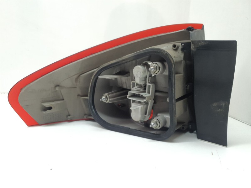 Recambio de piloto trasero derecho para ford mondeo iv (ba7) 2.0 referencia OEM IAM 7S7113404A  