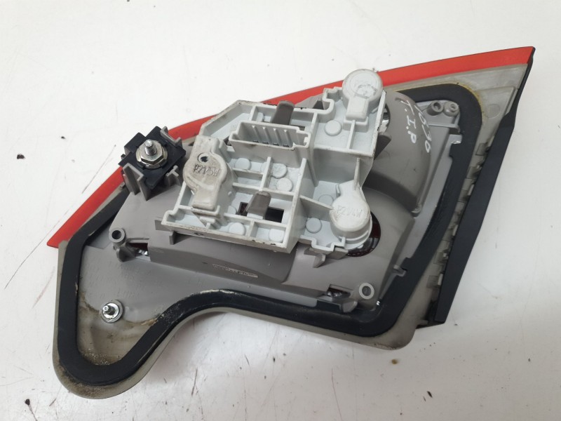 Recambio de piloto trasero izquierdo interior para ford mondeo iv (ba7) 2.0 referencia OEM IAM 7S7113A603A  