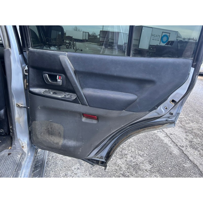 Recambio de guarnecido puerta trasera derecha para mitsubishi montero (v60/v70) 3.2 di-d gls hunter (5-ptas.) referencia OEM IAM