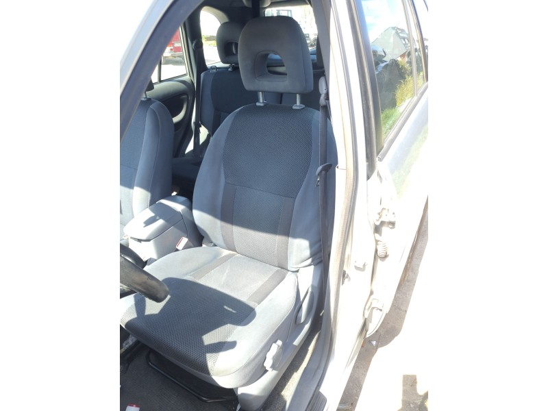 Recambio de asiento delantero izquierdo para toyota rav 4 ii (_a2_) 1.8 (zca25_, zca26_) referencia OEM IAM   