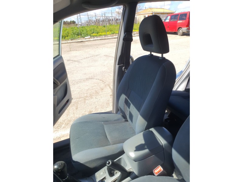 Recambio de asiento delantero derecho para toyota rav 4 ii (_a2_) 1.8 (zca25_, zca26_) referencia OEM IAM   