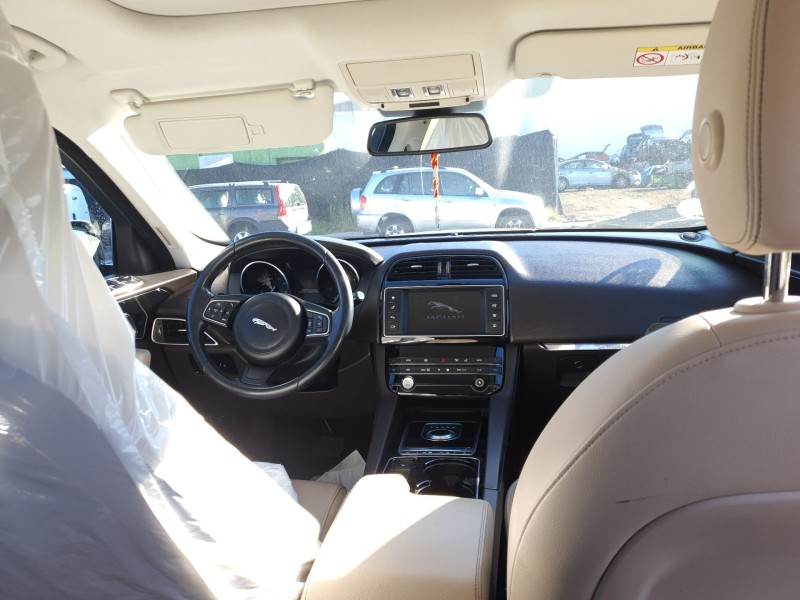 jaguar f-pace (x761) del año 2016