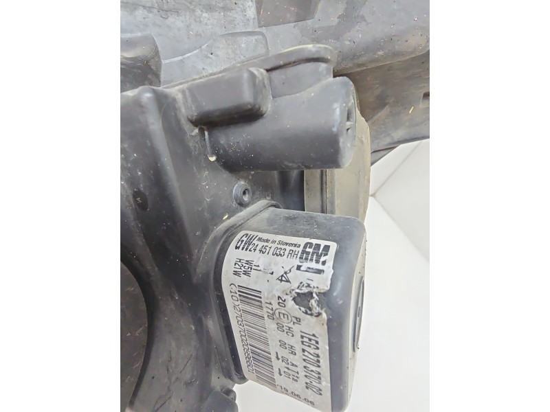 Recambio de faro derecho para opel astra h gtc (a04) 1.9 cdti (l08) referencia OEM IAM GM24451033  