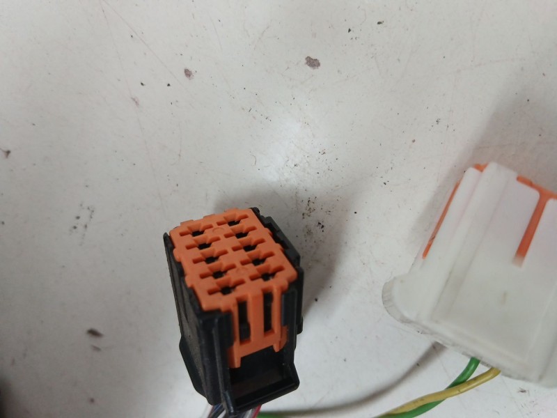 Recambio de retrovisor derecho para peugeot 3008 1.2 12v e-thp referencia OEM IAM   