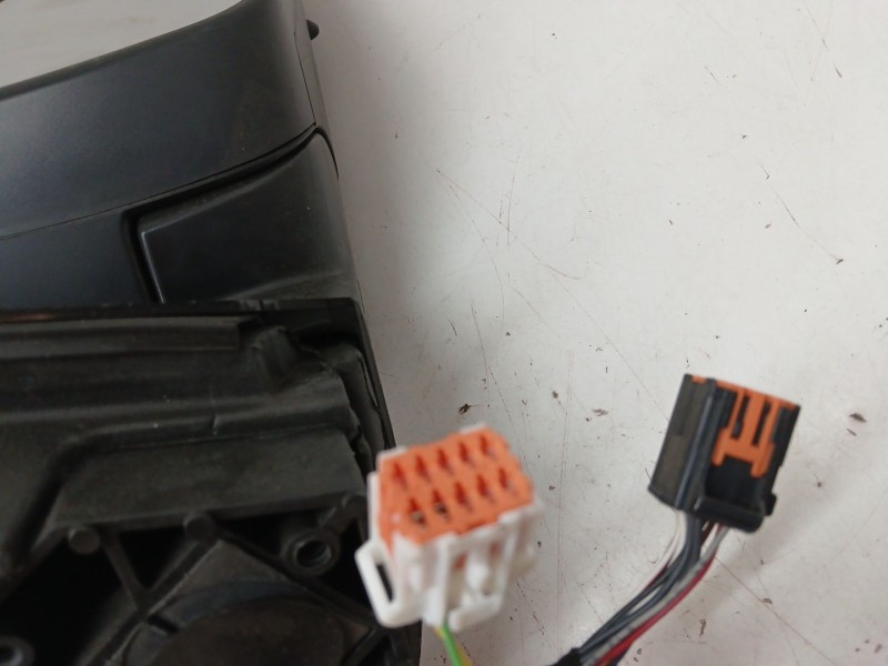 Recambio de retrovisor derecho para peugeot 3008 1.2 12v e-thp referencia OEM IAM   