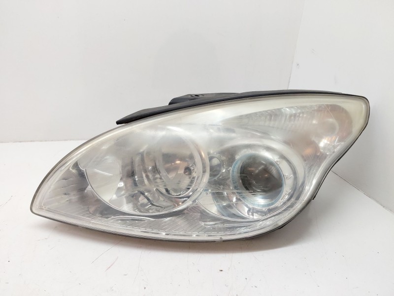 Recambio de faro izquierdo para hyundai i30 1.4 cat referencia OEM IAM   