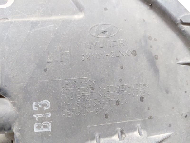 Recambio de faro izquierdo para hyundai i30 1.4 cat referencia OEM IAM   