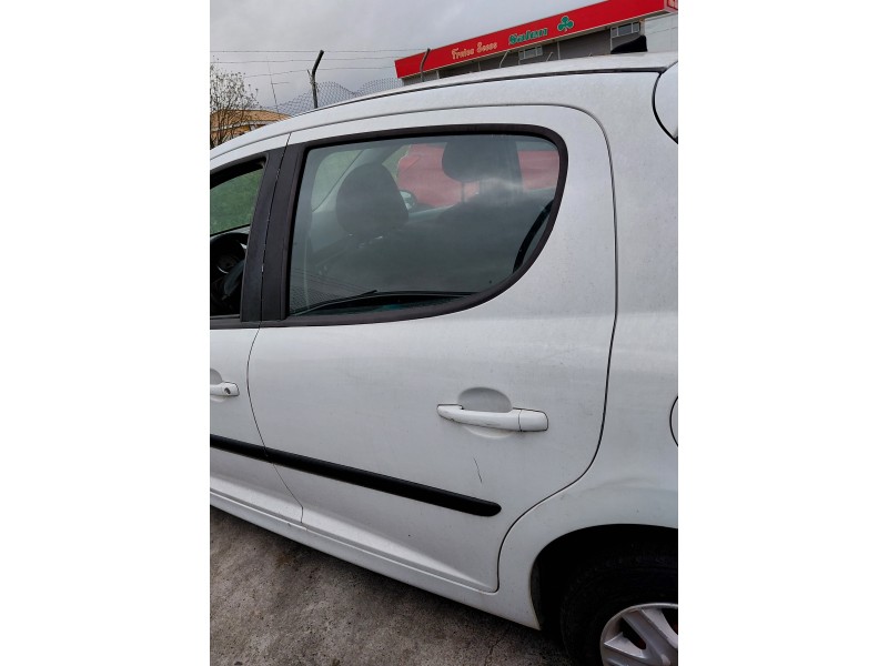 Recambio de puerta trasera izquierda para peugeot 207/207+ (wa_, wc_) 1.4 hdi referencia OEM IAM   