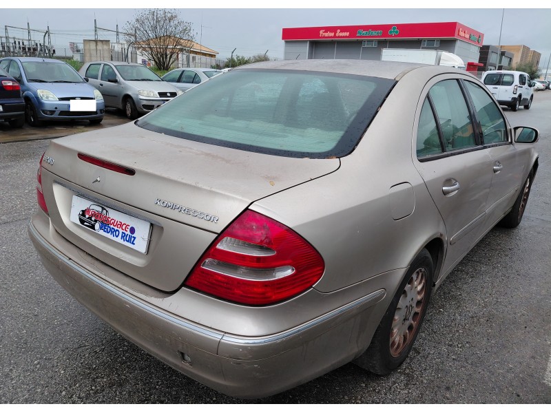 mercedes-benz clase e (w211) del año 2004