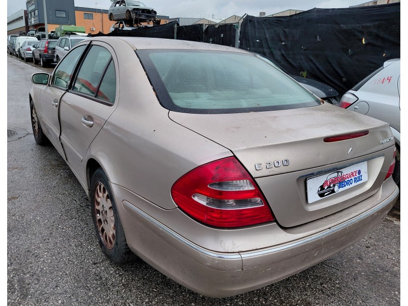 mercedes-benz clase e (w211) del año 2004