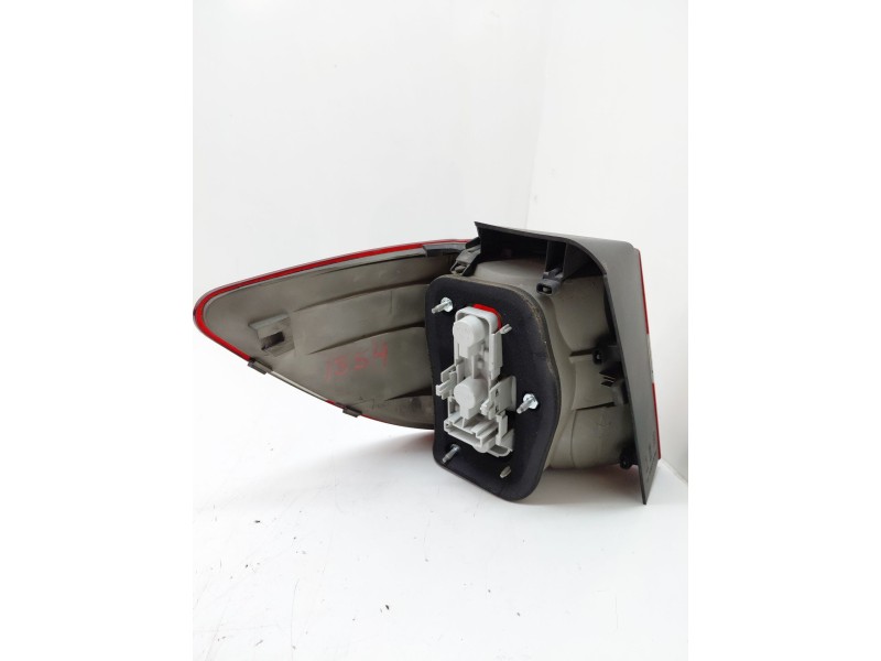 Recambio de piloto trasero derecho para mercedes-benz clase b (w245) 200 cdi (245.208) referencia OEM IAM A1698202664  
							
