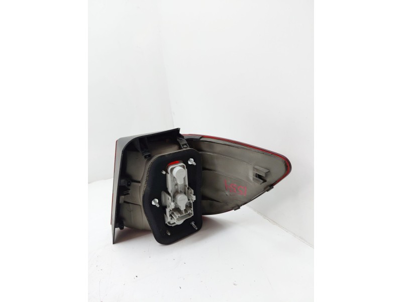 Recambio de piloto trasero izquierdo para mercedes-benz clase b (w245) 200 cdi (245.208) referencia OEM IAM A1698202564  
							