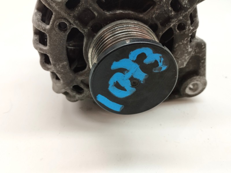 Recambio de alternador para renault twingo iii limited referencia OEM IAM 231006007RA  