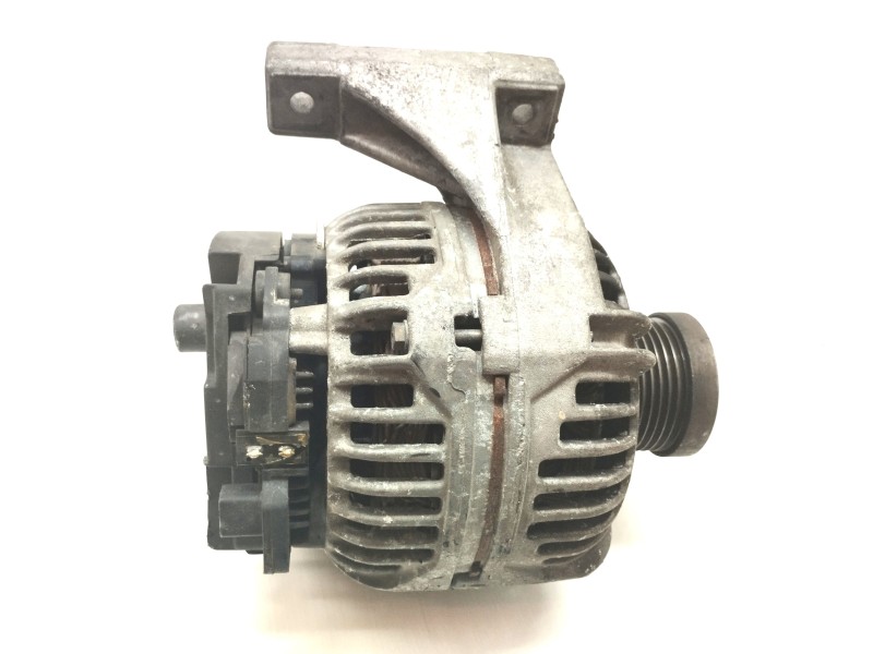 Recambio de alternador para volvo s80 berlina 2.4 cat referencia OEM IAM 8622786  