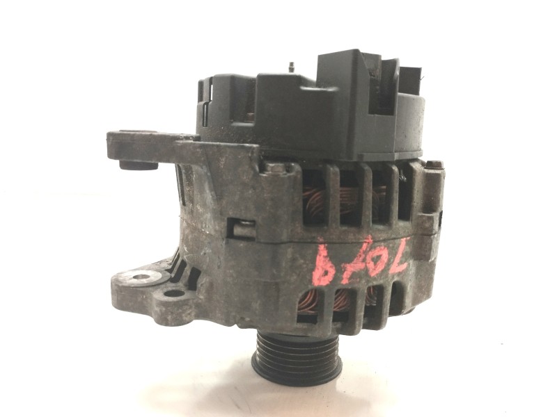 Recambio de alternador para volkswagen polo (6c1) advance bluemotion referencia OEM IAM 037903025T  