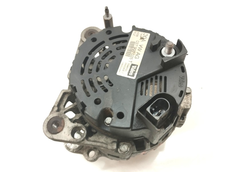 Recambio de alternador para volkswagen polo (6c1) advance bluemotion referencia OEM IAM 037903025T  