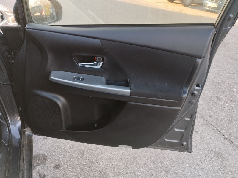 Recambio de guarnecido puerta delantera derecha para toyota prius+ 1.8 16v (híbrido) referencia OEM IAM   
							