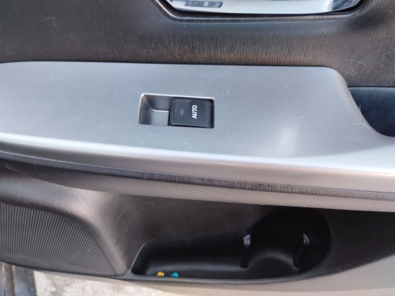 Recambio de mando elevalunas delantero derecho para toyota prius+ 1.8 16v (híbrido) referencia OEM IAM   
							