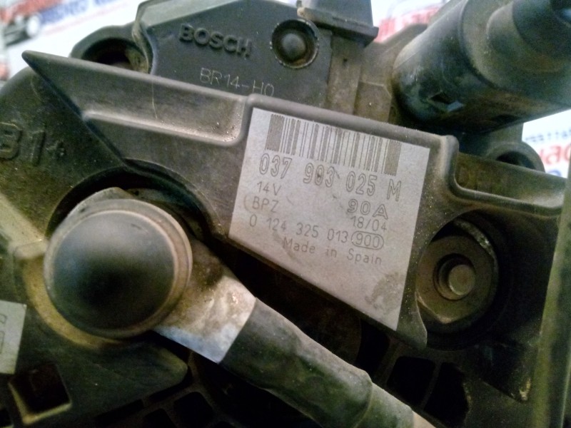 Recambio de alternador para volkswagen polo berlina (6n2) 1.4 referencia OEM IAM 037903025M  
							