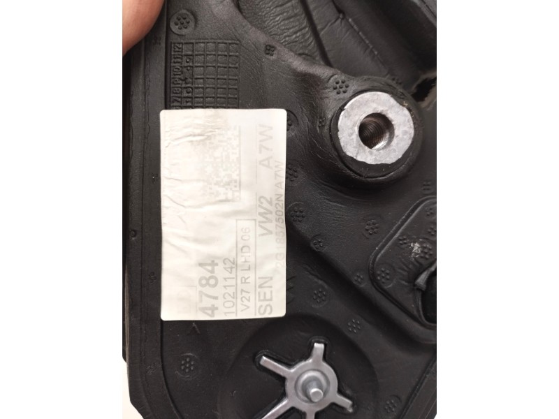 Recambio de retrovisor derecho para volkswagen polo 1.0 tsi referencia OEM IAM 2G1857502  