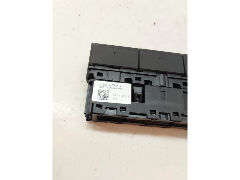 Recambio de mando multifuncion para volkswagen polo 1.0 tsi referencia OEM IAM 2G0927137  