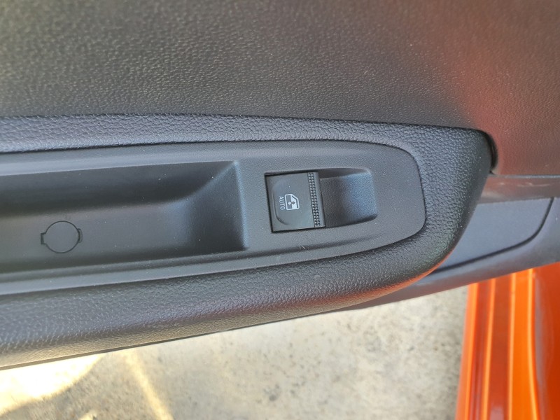 Recambio de mando elevalunas trasero izquierdo para renault clio v referencia OEM IAM   
							