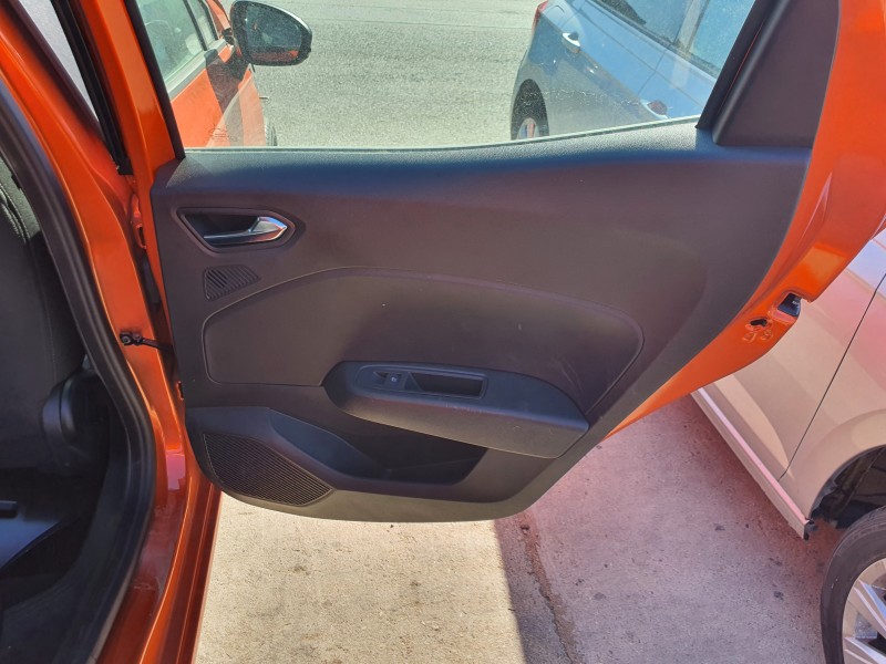Recambio de guarnecido puerta trasera derecha para renault clio v referencia OEM IAM   
							